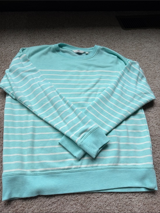 Vineyard Vines Tops - Vineyard Vines dream cloth crewneck-small